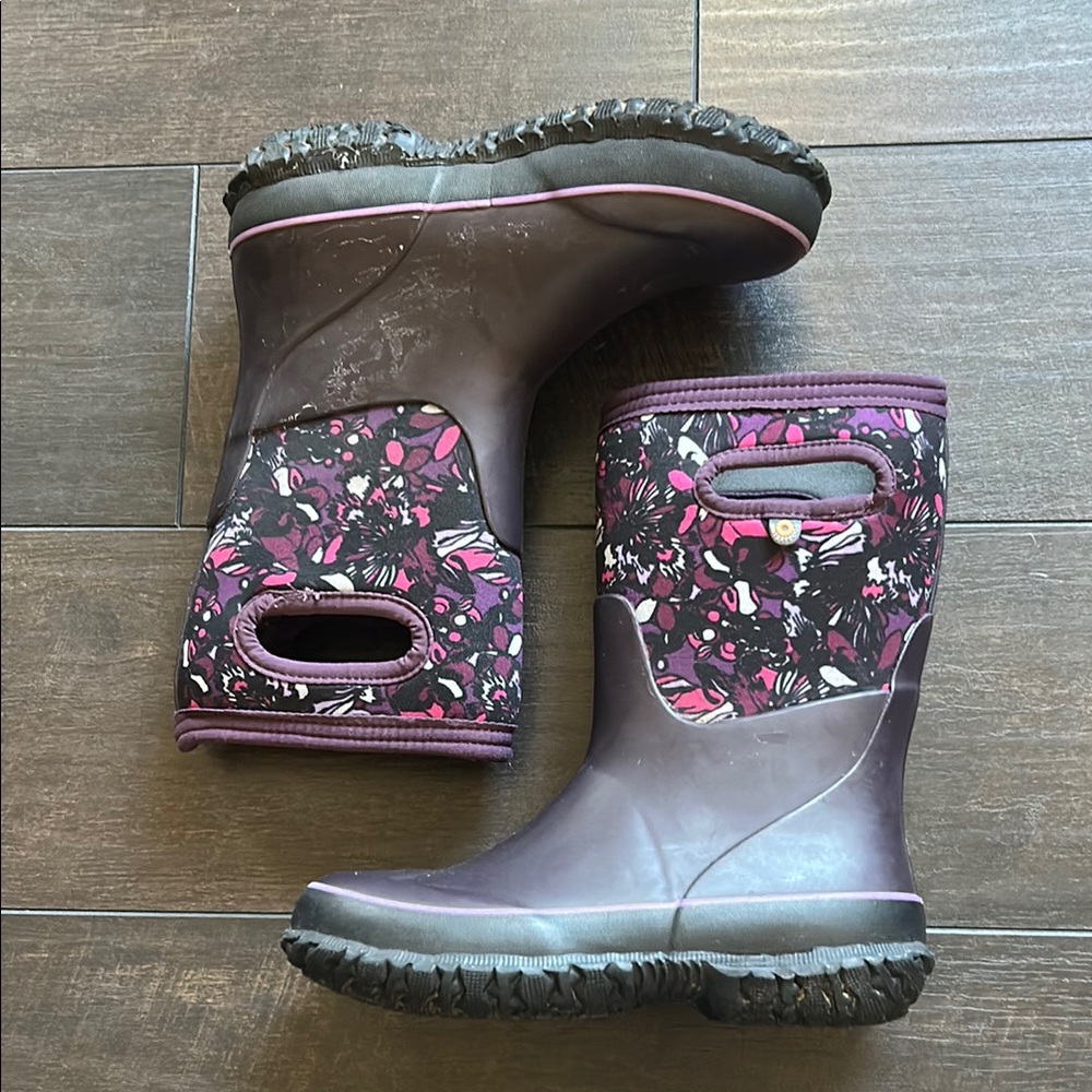 Bogs rain/snow boots youth size 2, purple, -22F